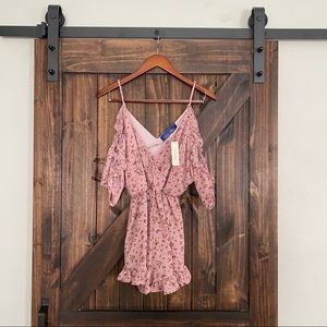 NWT 🌹 Dusty Pink Floral Boho Romper